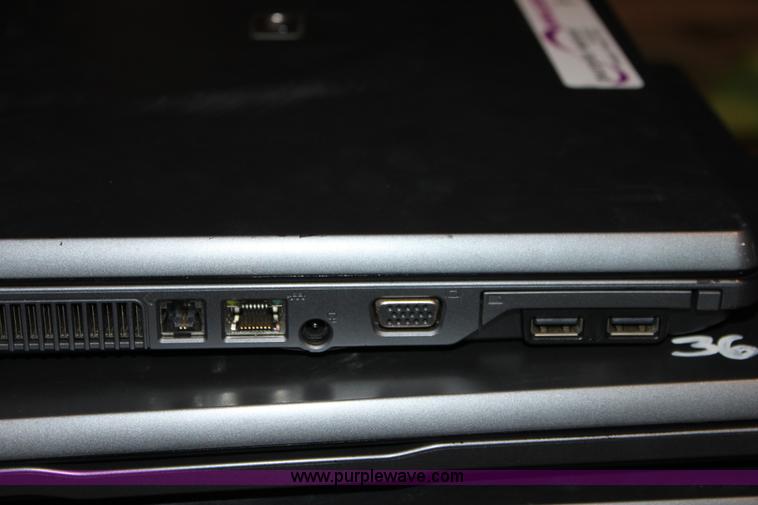 image for item F9888 (16) HP 530 laptop computers