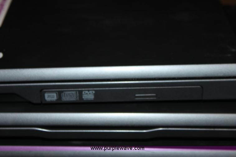 image for item F9888 (16) HP 530 laptop computers