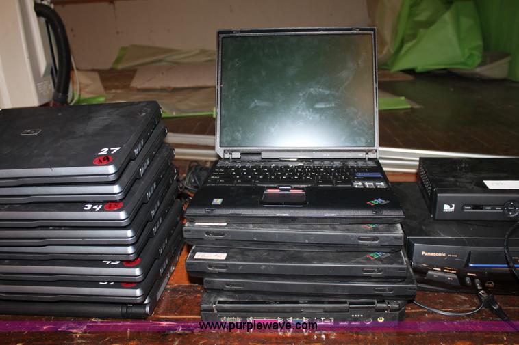 image for item F9889 (5) IBM Thinkpad T30 laptop computers