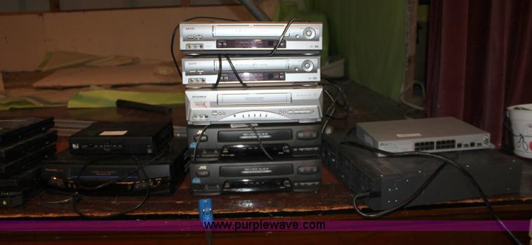 image for item F9890 Assorted electronics