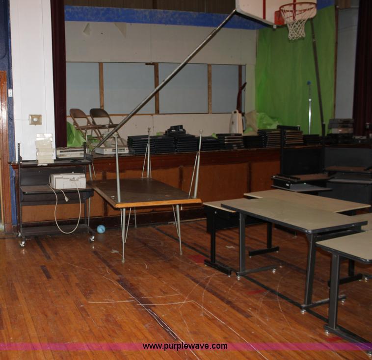 image for item F9891 Assorted office furniture