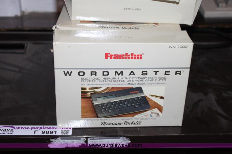 image for item F9891 Assorted office furniture