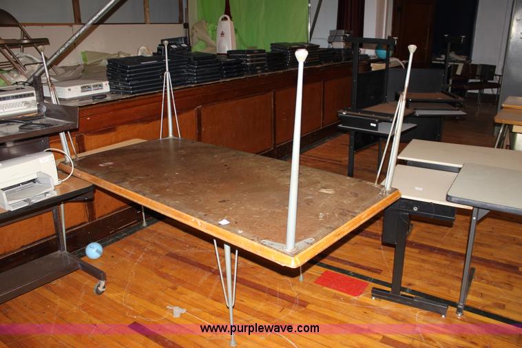 image for item F9891 Assorted office furniture