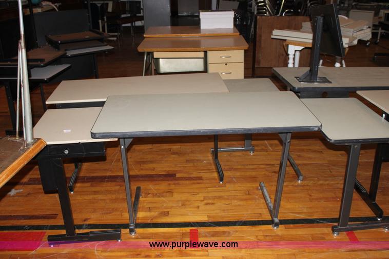 image for item F9891 Assorted office furniture