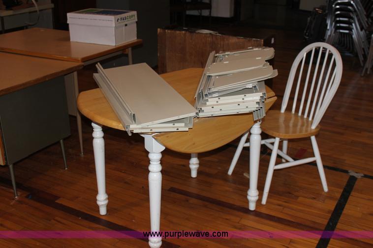 image for item F9891 Assorted office furniture