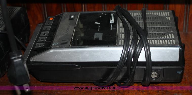 image for item F9891 Assorted office furniture