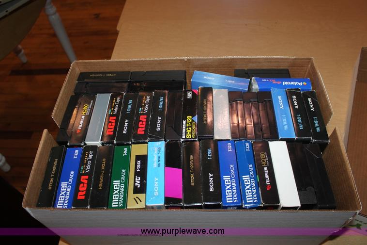 image for item F9891 Assorted office furniture