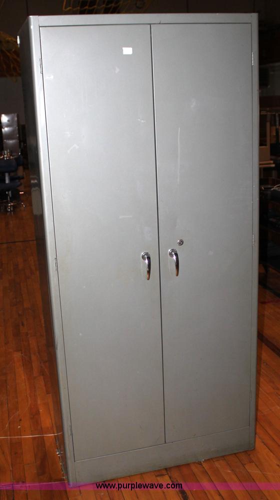 image for item F9892 Assorted furniture and other items