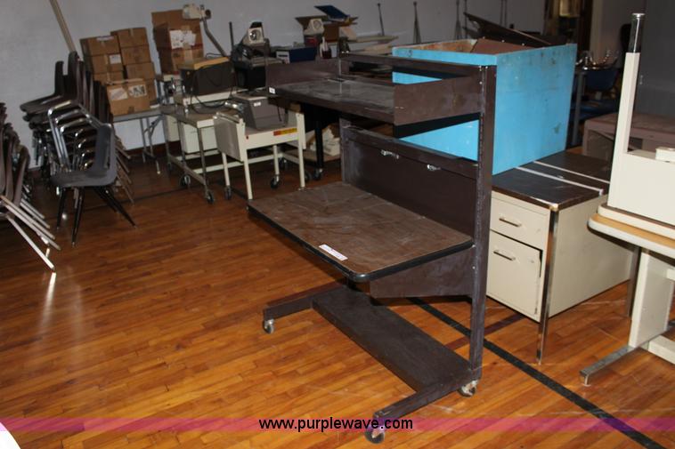 image for item F9896 Assorted office furniture