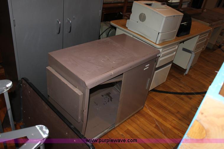 image for item F9896 Assorted office furniture