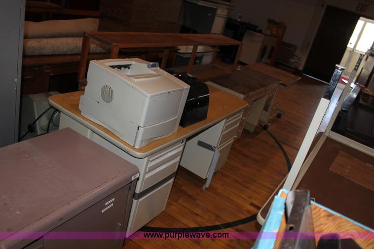 image for item F9896 Assorted office furniture