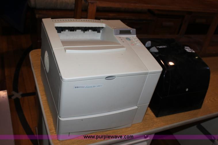 image for item F9896 Assorted office furniture