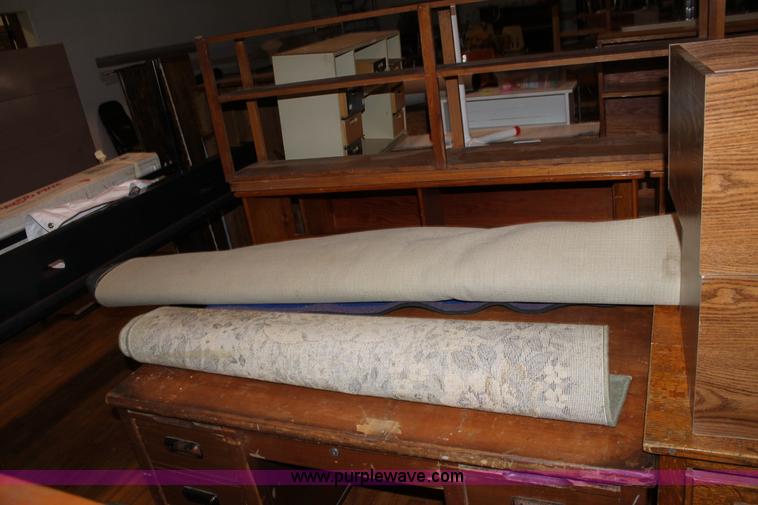 image for item F9896 Assorted office furniture