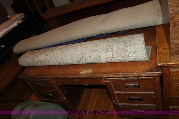 image for item F9896 Assorted office furniture