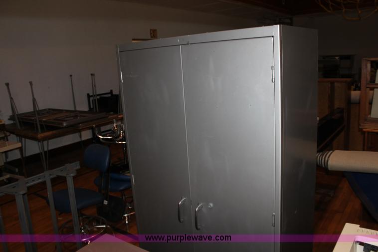 image for item F9896 Assorted office furniture