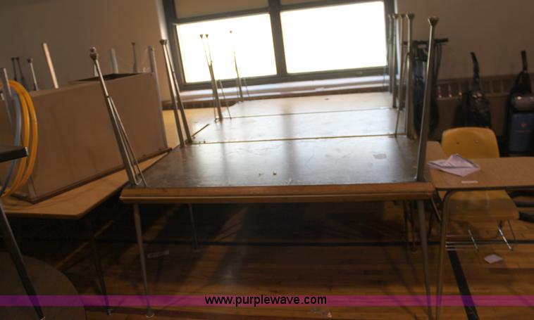 image for item F9899 Assorted furniture