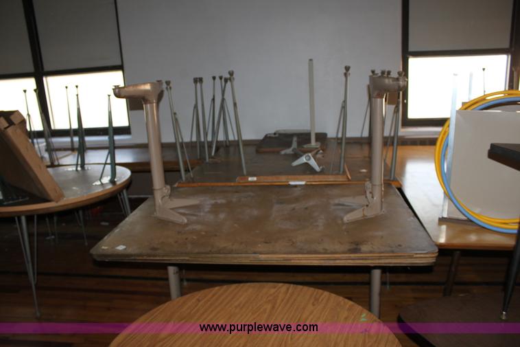 image for item F9899 Assorted furniture