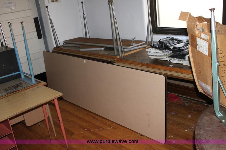 image for item F9899 Assorted furniture