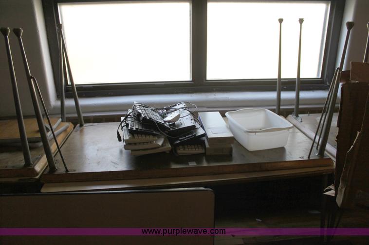 image for item F9899 Assorted furniture