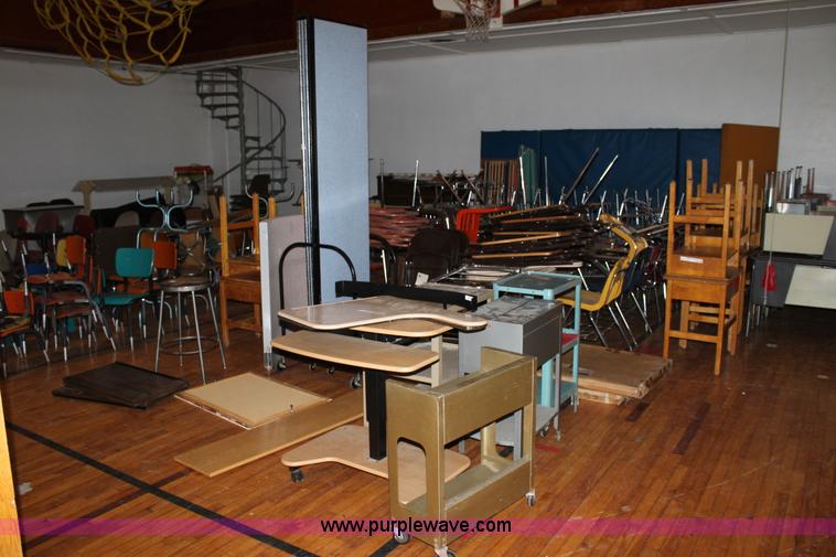 image for item F9903 Assorted classroom items