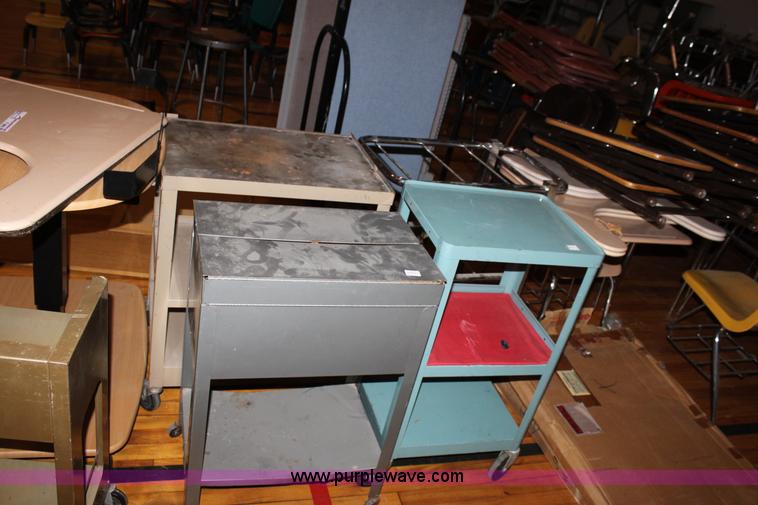 image for item F9903 Assorted classroom items