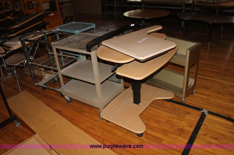 image for item F9903 Assorted classroom items
