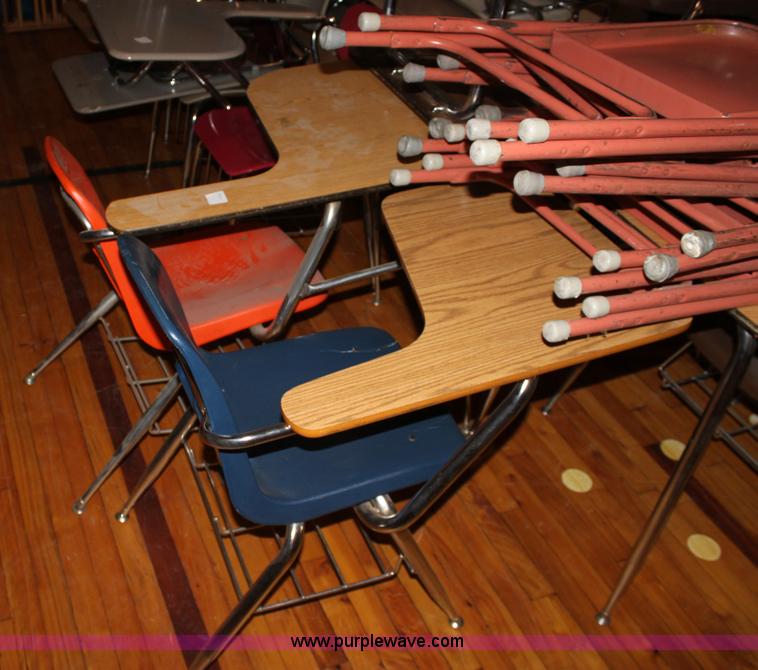 image for item F9903 Assorted classroom items