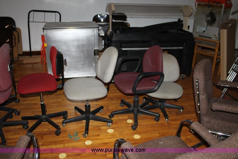 image for item F9904 Assorted chairs