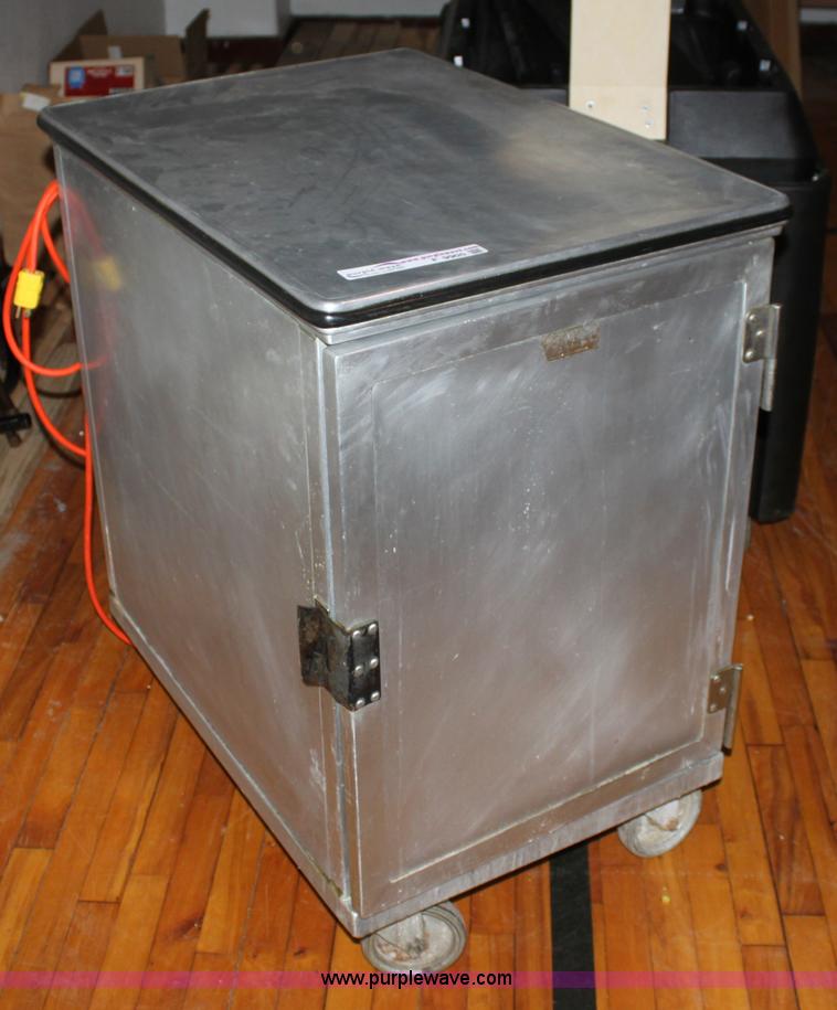 image for item F9905 Assorted items