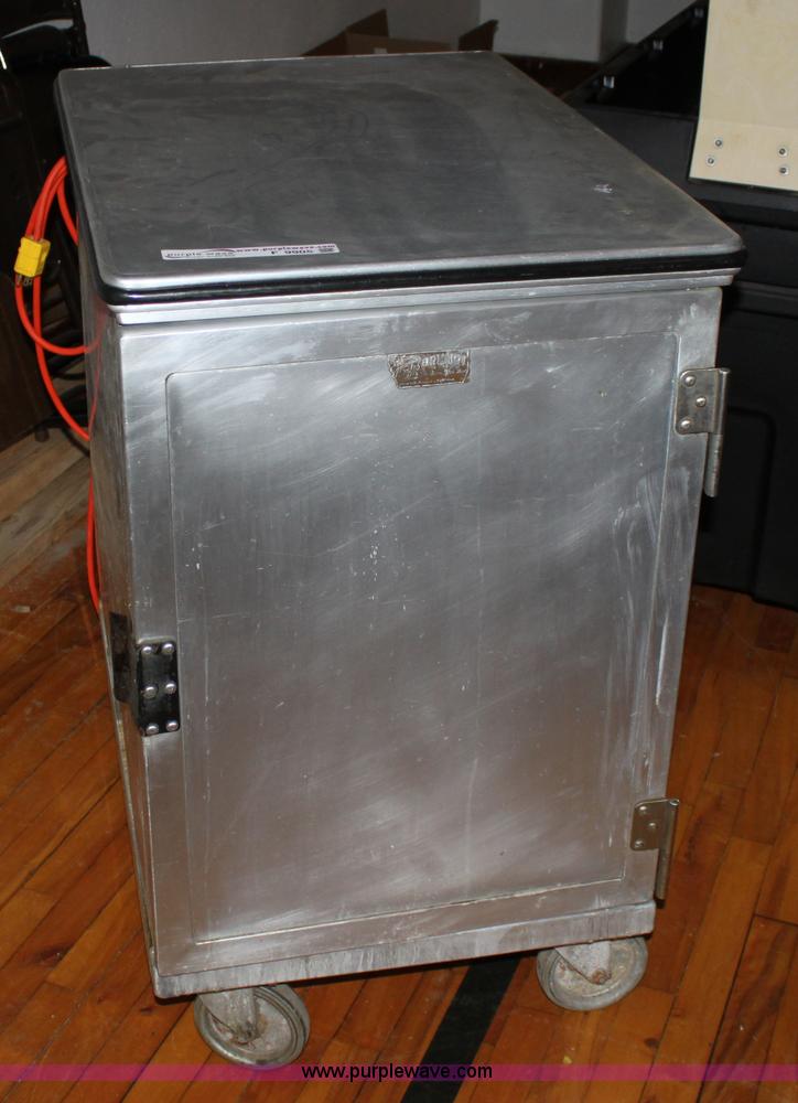 image for item F9905 Assorted items