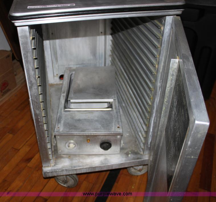 image for item F9905 Assorted items