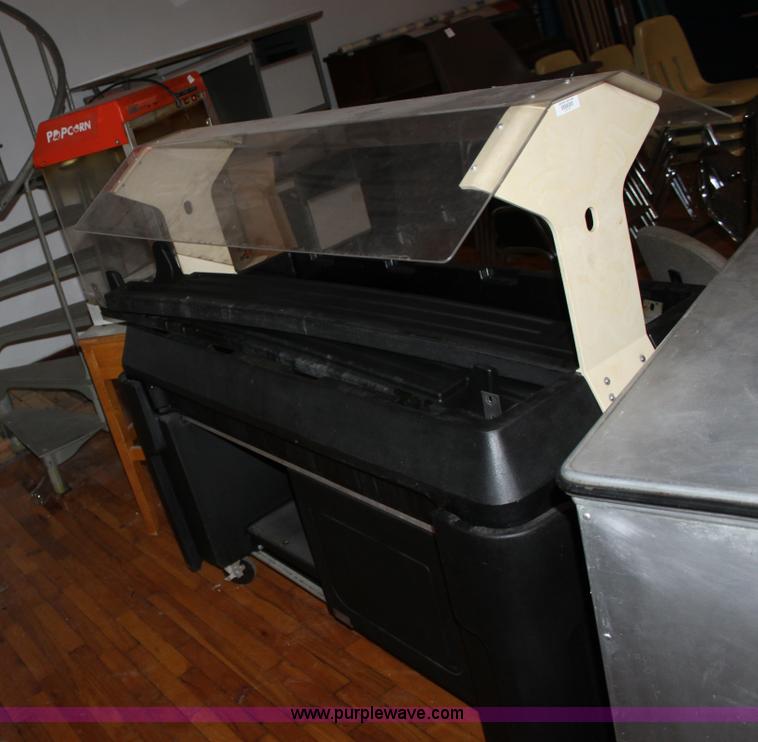 image for item F9905 Assorted items