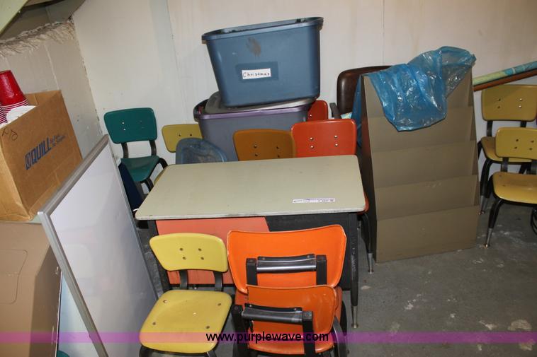 image for item F9907 Assorted items