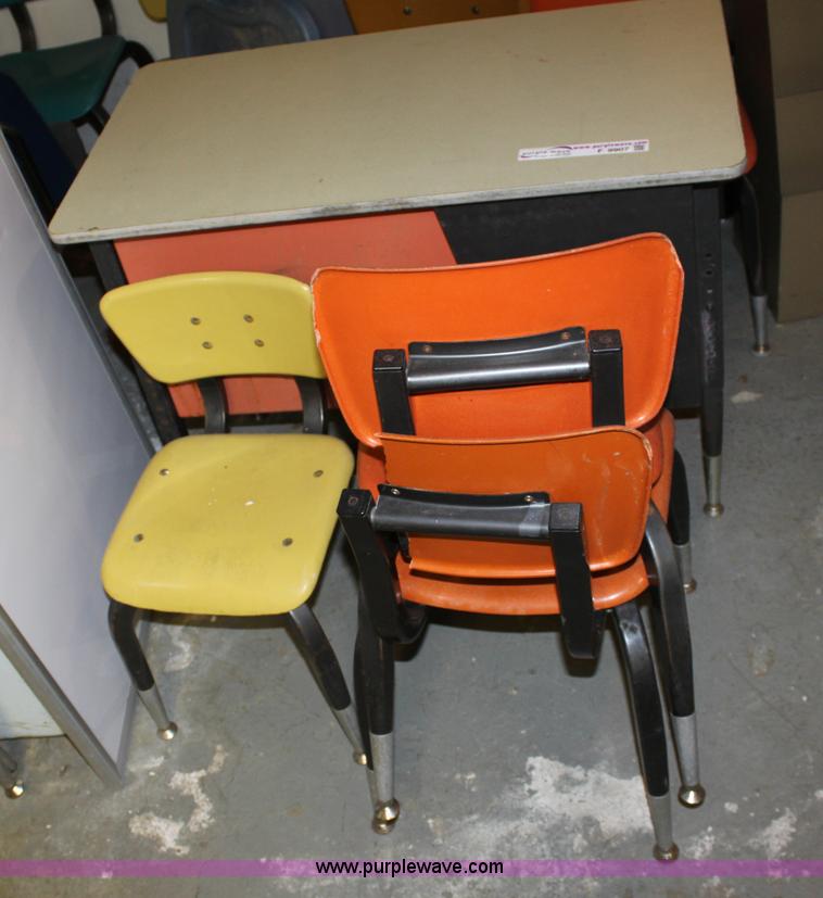 image for item F9907 Assorted items