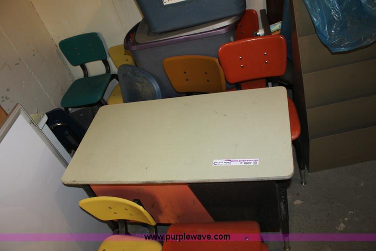 image for item F9907 Assorted items