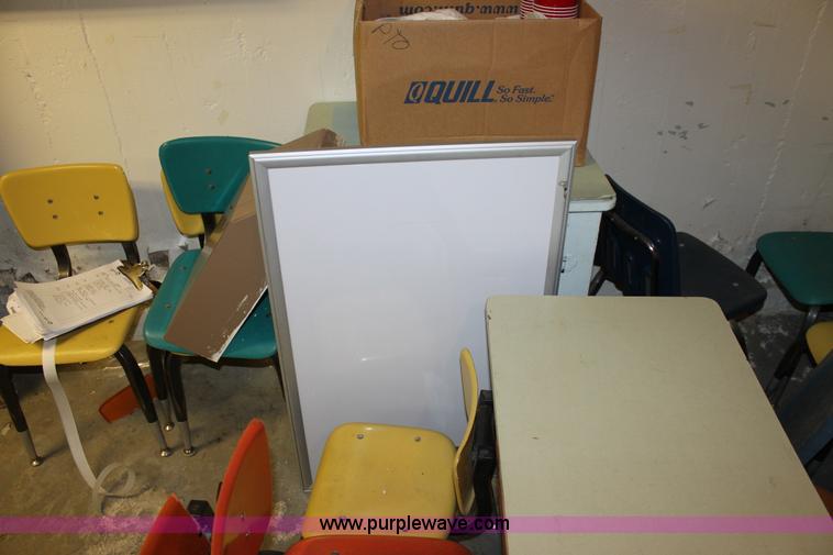 image for item F9907 Assorted items