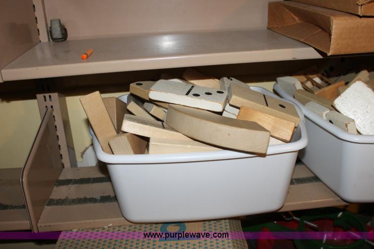 image for item F9909 Assorted items