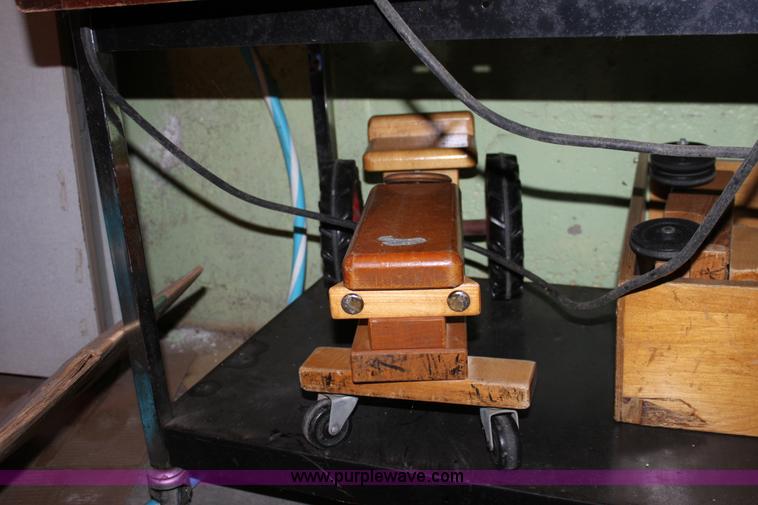 image for item F9909 Assorted items