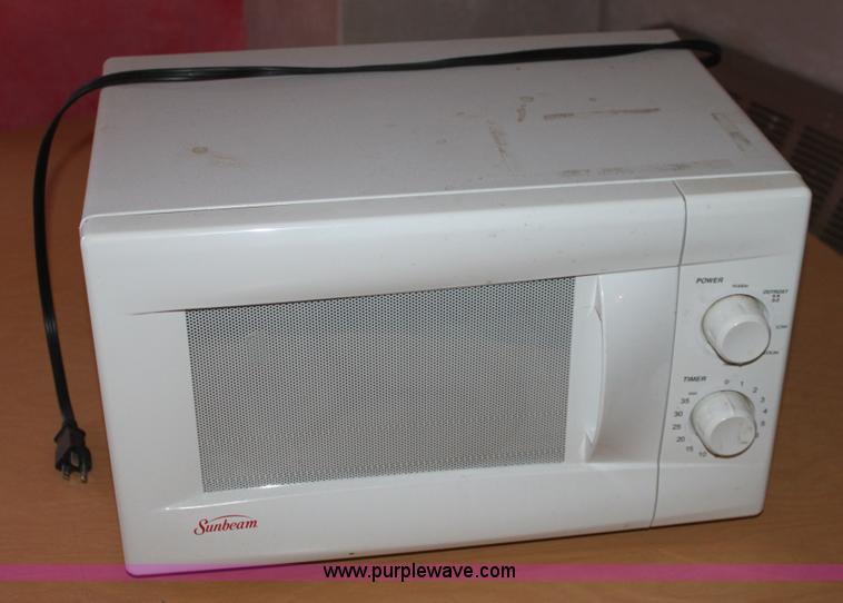 image for item F9910 Assorted items