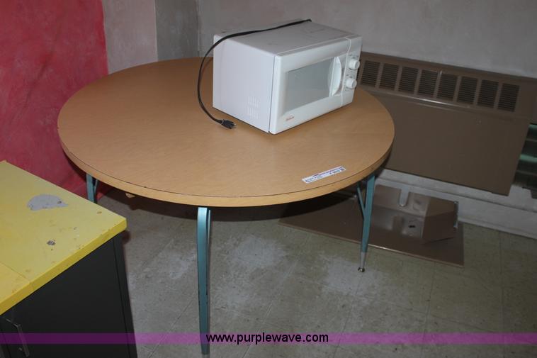 image for item F9910 Assorted items