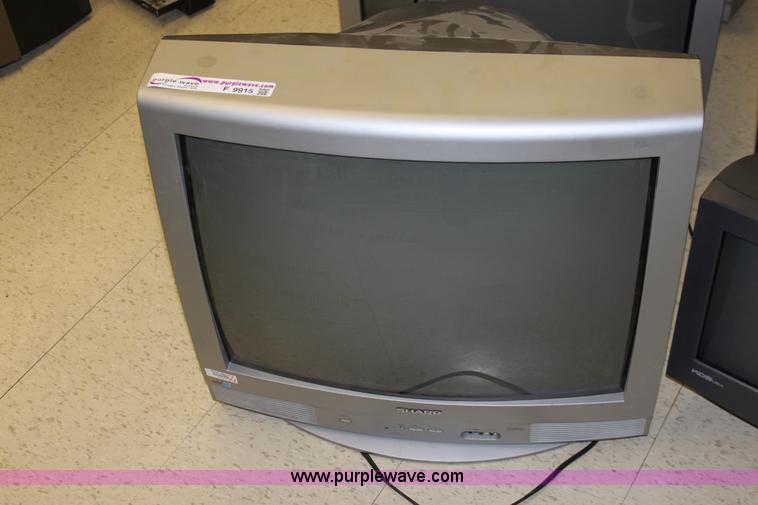 image for item F9915 (18) tube televisions