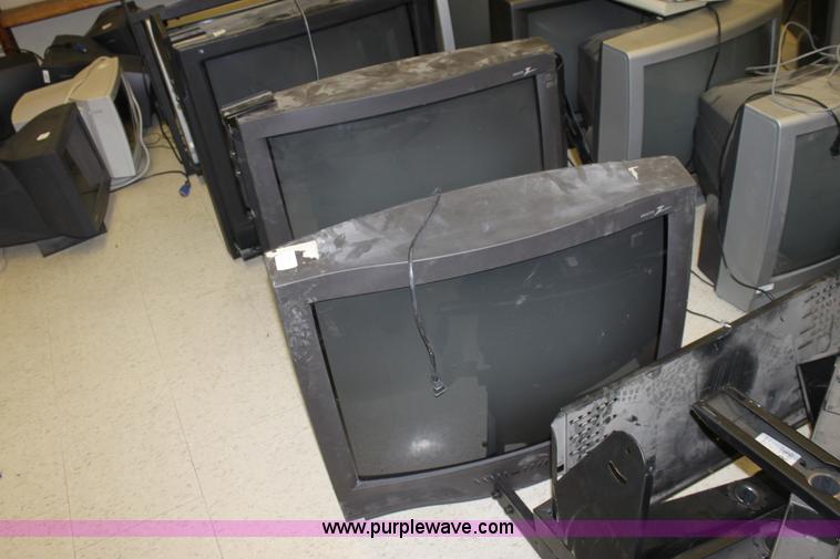 image for item F9915 (18) tube televisions