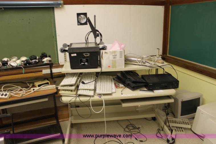 image for item F9916 Assorted computer accessories