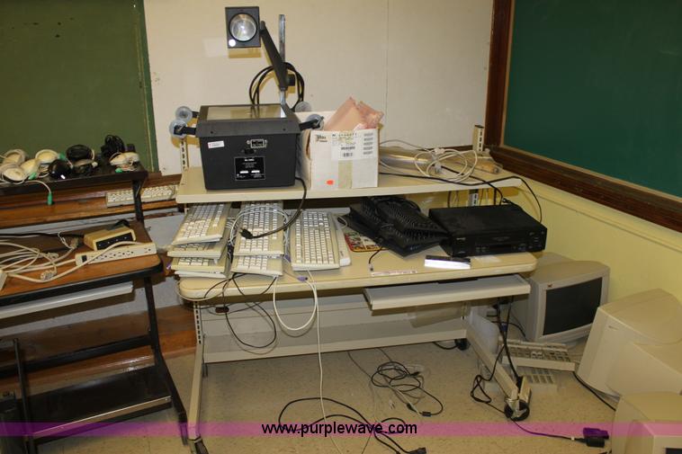 image for item F9916 Assorted computer accessories