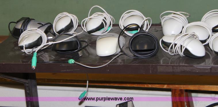 image for item F9916 Assorted computer accessories