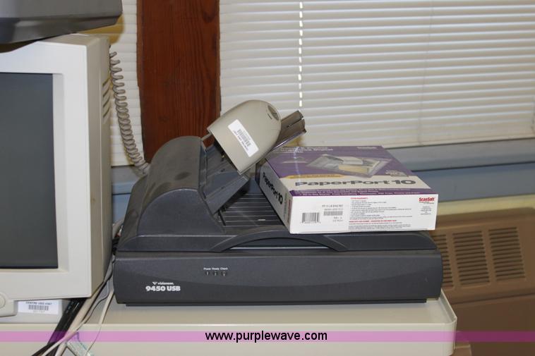 image for item F9917 Assorted electronics