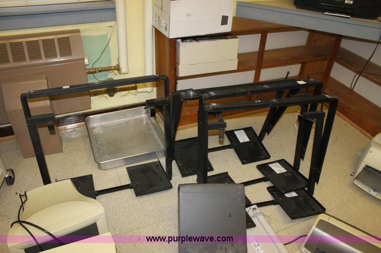 image for item F9917 Assorted electronics