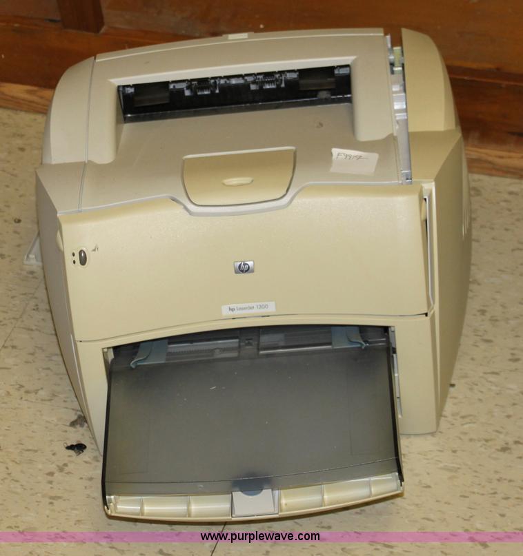 image for item F9917 Assorted electronics