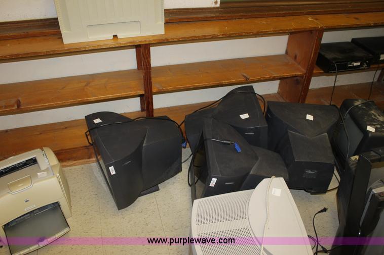 image for item F9917 Assorted electronics