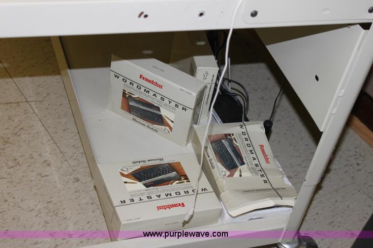 image for item F9917 Assorted electronics